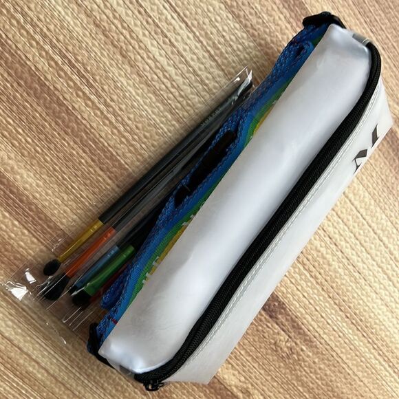 Morphe Made With Pride Brush Set & Belt Bag - Picture 9 of 10